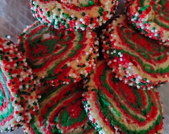 Biscuits au sucre de tourbillon de Noël vert et rouge, biscuits Pinwheel, biscuits de glacière