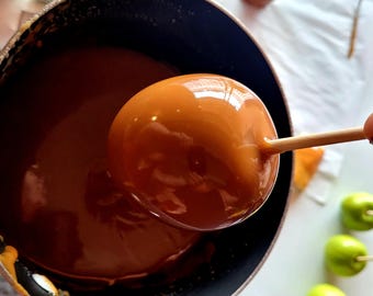 Manzanas acarameladas caseras al estilo antiguo