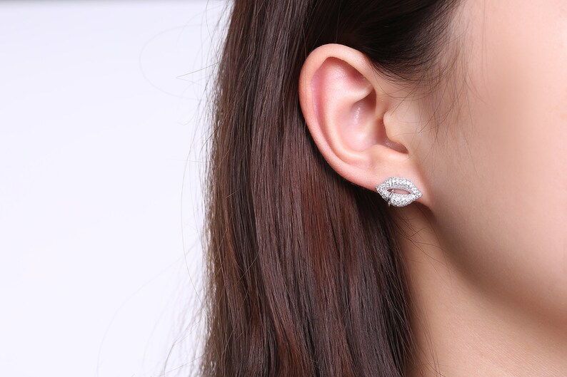 Cute Earrings Lips Cubic Zirconia Silver Chain Mismatched Earrings Avant Garde Modern Earrings Drop Earrings