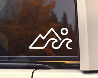Vinyldekal med bergsvågor | Vandring, hav och friluftsliv | Bil, laptop, tumbler