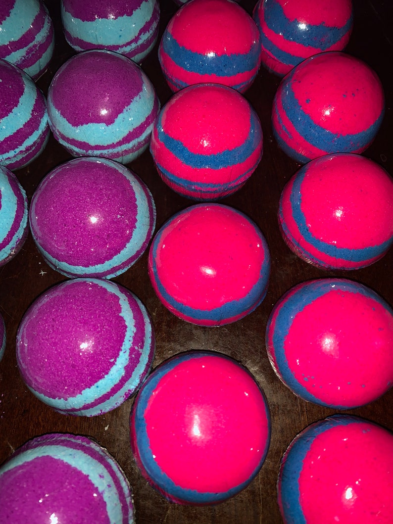 Beautiful Bath Bombs with GREAT smells Etsy