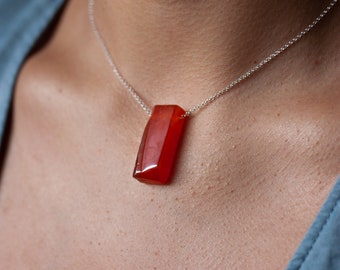 Sterling Silver Dainty Gemstone Necklace (Carnelian)