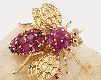 Round Rubies Bug-Bee Pin/Brooch/pendant in 14Kt Yellow Gold