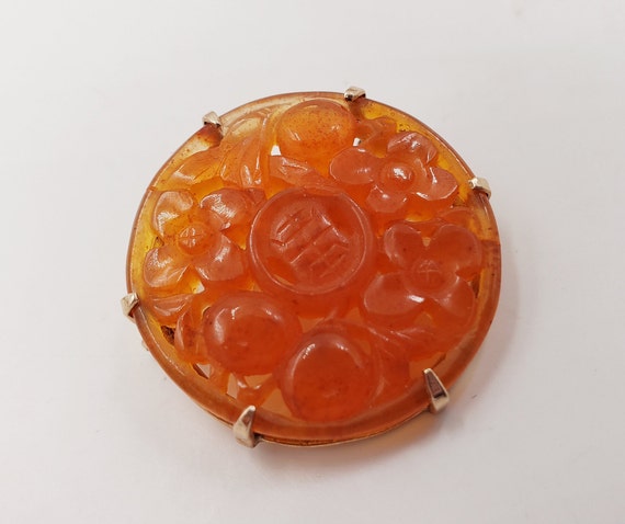 Round Carnelian Carved pin in 10KT Yellow Gold - image 2