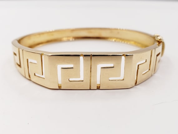 14K Yellow Gold 0.32ctw Diamond Bezel Latch Bangle Bracelet- SC5502013 –  Moyer Fine Jewelers