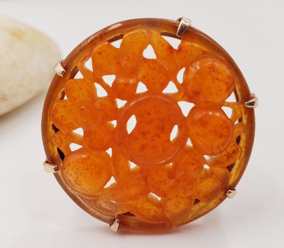 Round Carnelian Carved pin in 10KT Yellow Gold - image 1