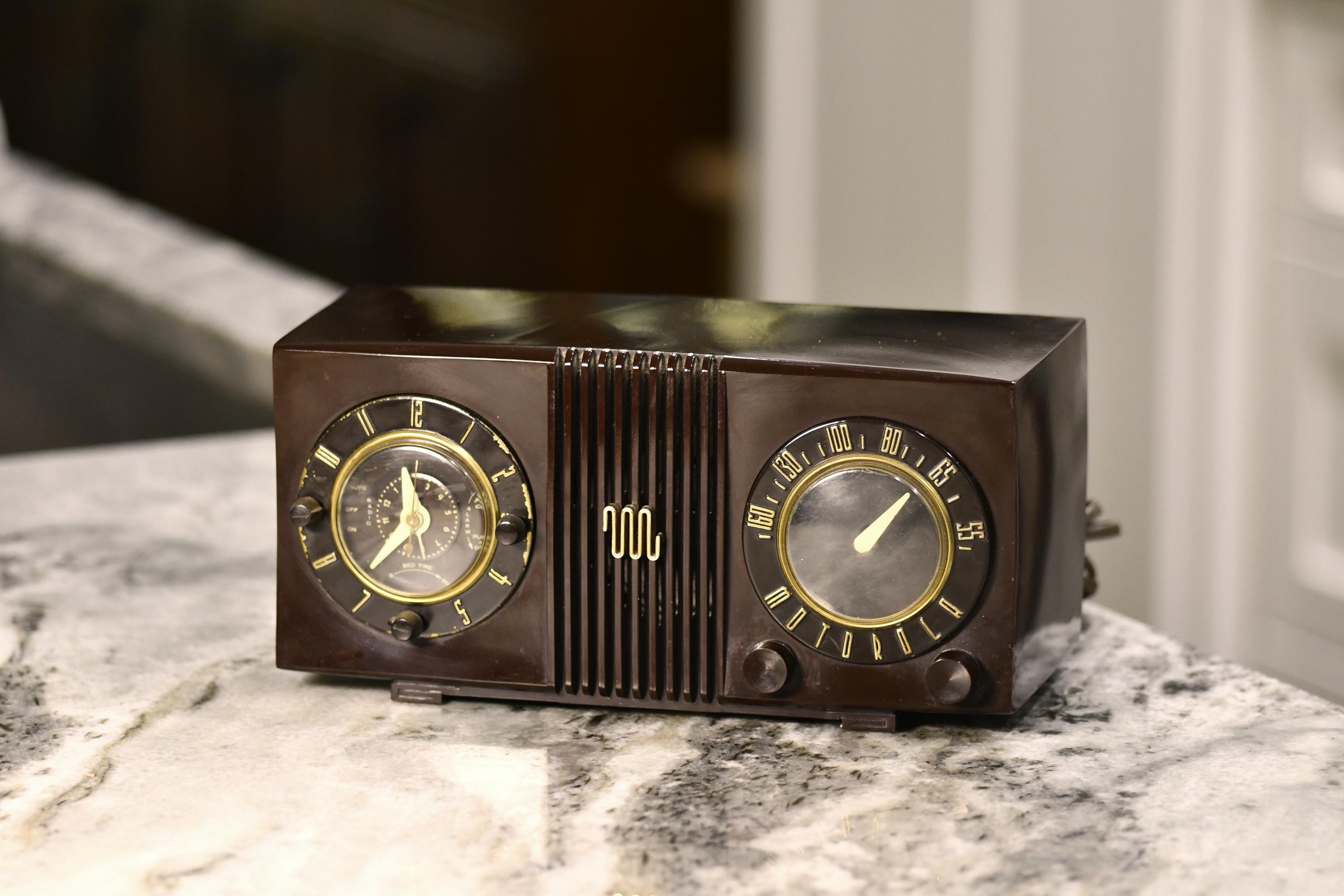 Vintage Motorola Clock Radio - Etsy