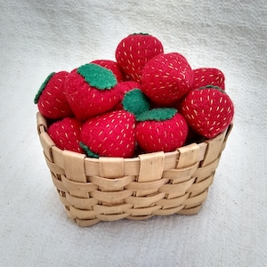 Wool Felt Strawberry | Sustainable 100% Wool Felt | Wool Food | Toy Play Food | Felt Food | Imaginative Play | Home Decor