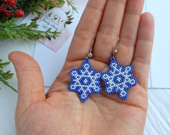 Snowflake earrings dangle , Christmas beaded jewelry gift for her , girlfriend christmas gift