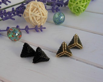 Stud Earrings / Beaded triangle earrings / Miyuki jewelry / Minimalistic Stud Earrings / Beadwoven earrings small / Seed bead earrings