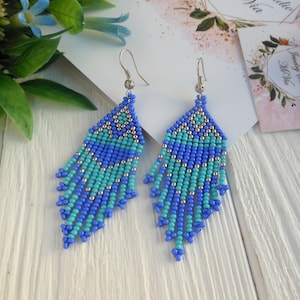 Perlen Fransen Ohrringe Boho /blau Frauen Ohrringe baumelt / Perlen Ohrringe kurze Fransen / blaue Ohrringe baumeln / gewebte Rocade Perle Ohrringe