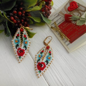 Floral earrings dangle , Beaded jewelry for women earring , White red floral beaded earrings dangle handmade