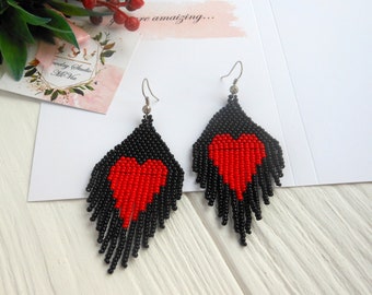 Orecchini con perline nere orecchini a cuore rosso, Regalo d'amore per ragazza, Gioielli di perlineOcchini di perline, orecchini di perline di semi