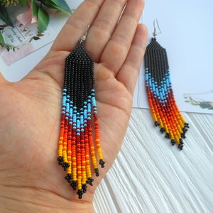 Handgjorda örhängen med pärlor från Indianerna, örhängen med smycken från Indianerna, pärlsmycken från Indianerna som present bild 3