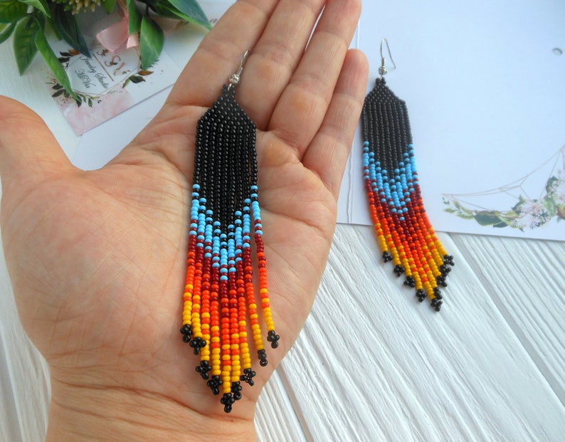 Handgjorda örhängen med pärlor från Indianerna, örhängen med smycken från Indianerna, pärlsmycken från Indianerna som present bild 3