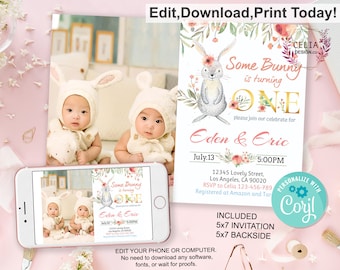 Puede incluir: Una plantilla de invitación de cumpleaños digital con una ilustración de conejo en acuarela, detalles florales y texto dorado que dice Some Bunny is turning ONE. El diseño incluye marcadores de posición para nombres, fecha, hora y dirección, con una etiqueta de 13x18 cm.