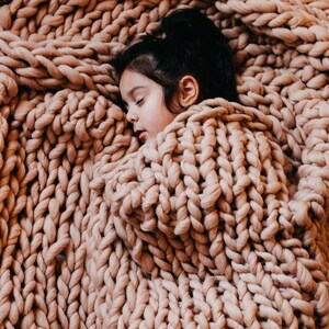 Chunky knit wool blanket, Knitting pattern to a piece of 100x140 cm, I14 image 1