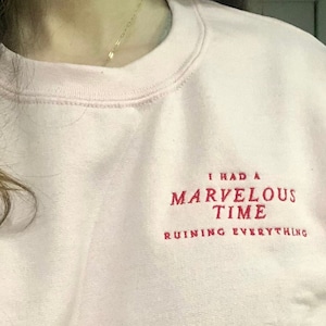 Besticktes Marvelous Time Unisex Sweatshirt