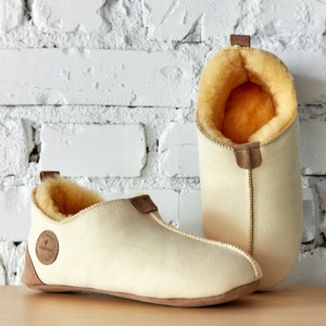 Men Bio Natural Sheepskin Relugan Slippers soft sole 41-47, Medical Real Sheep Skin, 100% shearling Leather Boots, Eco-friendly gift for him