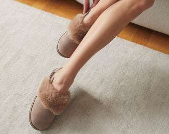 Damenschuhe aus Lammfell, beige Lederslipper, Hausschuhe für Frauen