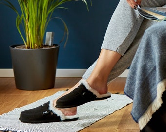 Luxury Black Slip on Slippers for Women 36-42, Elegant stylish Real Sheepskin Moccasins, Fluffy Wool Flip-flops Mule for her, gift idea