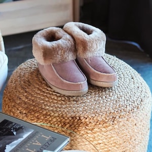 Ankle high store slippers