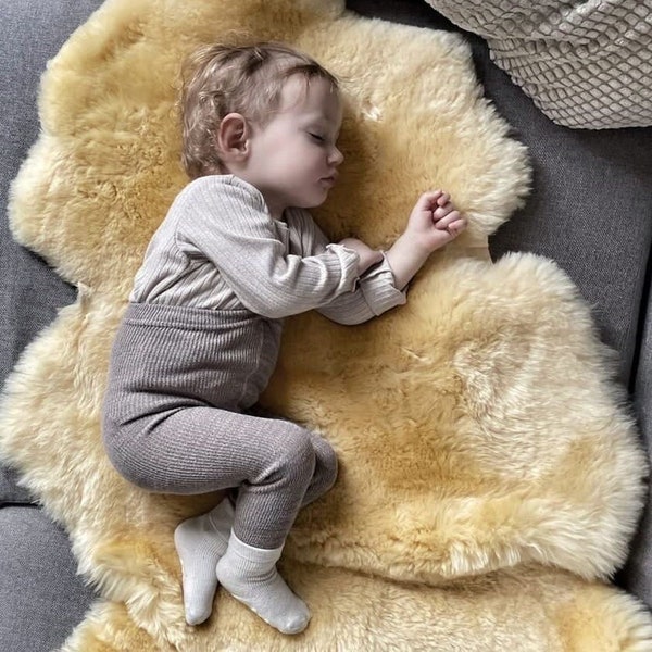 Luxus Medizinischer Schaffell Teppich, Baby Safe Relugan, Natürlicher Teppich für Babys und Kleinkinder, Größe von: 70-110cm, 100% natürlich, Babyparty Geschenkidee
