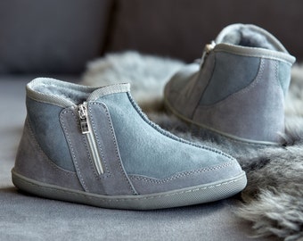 Pantoufles de luxe pour femme en peau de mouton avec fermeture à glissière, chaussures d'intérieur grises, bottes en laine pour elle, idée cadeau parfaite pour une mère, 100 % cuir naturel
