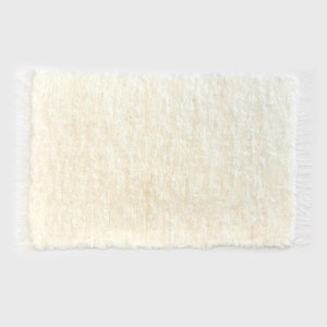 Tapis blanc noué à la main de luxe 60 x 100 cm, tapis de chevet exclusif, tapis en laine de mouton 100 % naturelle pour la maison, idée cadeau naturelle faite main image 10