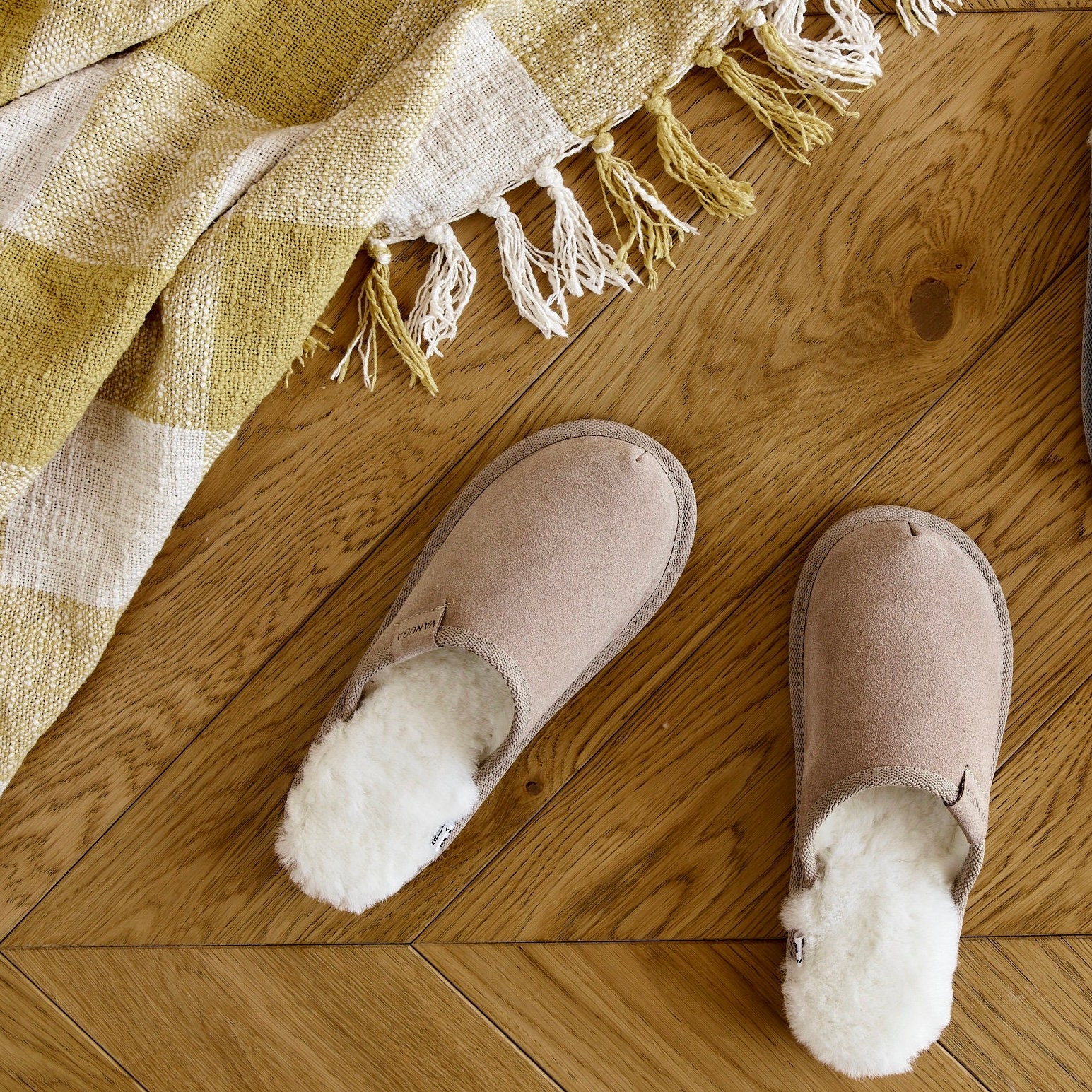 Luxury Handmade Sheepskin Mule Slippers 36 42 Woolen Fluffy Flip flops Beige Leather Slip on Slippers Gift idea for her comfy shoes