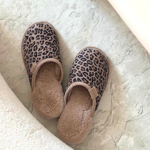 Luxury Panther Real Sheepskin Slippers 36-42, Women Natural Leather sliders, Fluffy House Shoes, Comfy animal print mule, gift ide for her