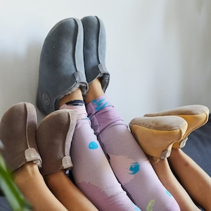 Kids Soft 100% natural Sheepskin Booties Slippers 24-35, Soft leather Sole Boots for children, Bed Natural wool slippers, wool socks, light