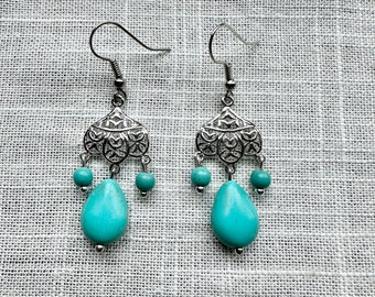 turquoise howlite chandelier earrings, turquoise dangle earrings, turquoise earrings, silver chandelier earrings, boho chandelier earrings