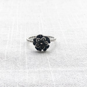Sterling Silber geschichteter Blumenring, Blumenring Sterlingsilber, silberne Blumenringstapelung, Sterlingsilberblumenring Stapelung floral