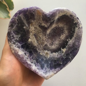Chevron Amethyst Heart bowl, Amethyst Heart Bowl, Dream Amethyst Bowl, Chevron Amethyst, Crystal Healing, Crystal Bowl, Healing Crystal Bowl