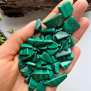 Malachite tumbled stones, Malachite mini tumbled stones, Malachite chips, Green Malachite, Natural Malachite, Crystal Chips