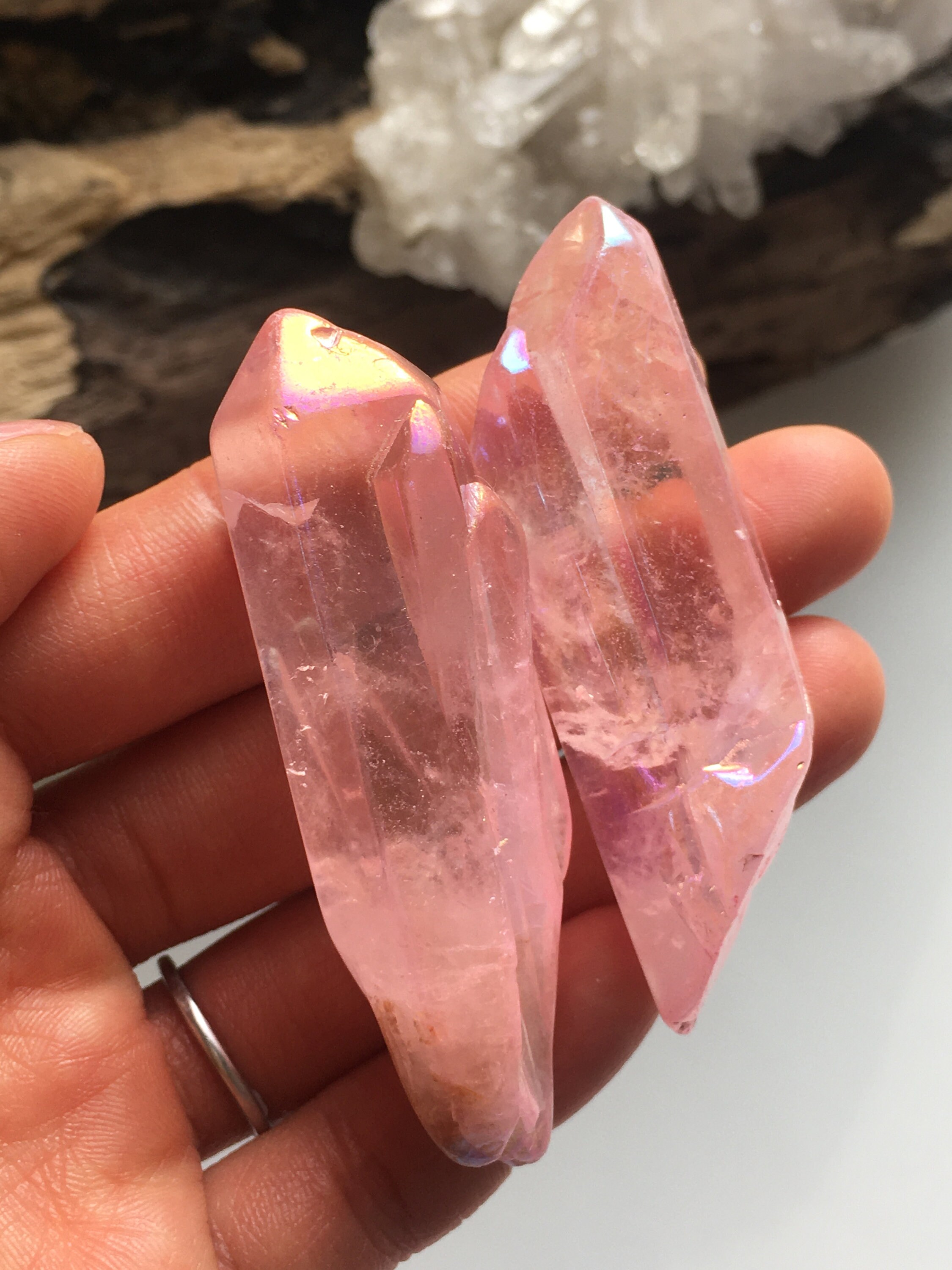 【一点物】ピンク オーラ 水晶 クォーツ ポイント 原石✩.*˚ ピンク オーラ水晶クラスター A | 【ホシノカケラ】 天然石ショップ