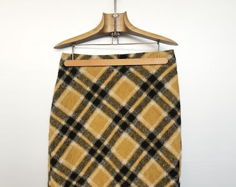Vintage Tartan Mini Skirt | Black Yellow 60s Mod Style | Swinging London Vibe | FR 36