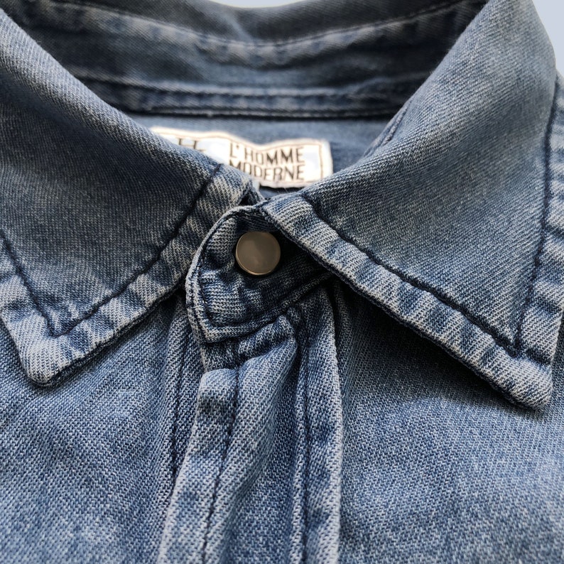 Puede incluir: Un letrero de madera r&uacute;stica con el texto "Welcome to our home" en letras blancas. El letrero presenta un acabado envejecido y un dise&ntilde;o simple y acogedor, perfecto para la decoraci&oacute;n de la puerta principal.