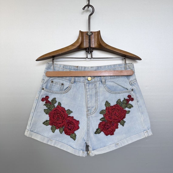 epine é flower embroidery short pants é flower embroidery short pants Epine short pants