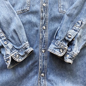 Camisa jeans vintage | Estilo cowboy com pala paisley | Indiana Rock | Tamanho G imagem 6