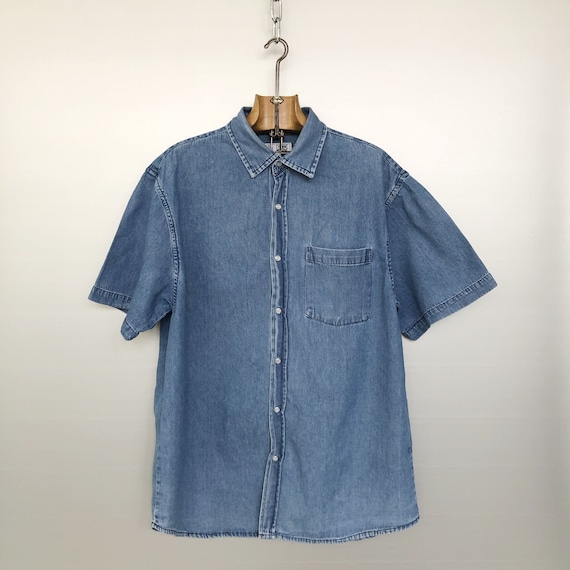 【WHO.A.U】Steve Denim Short Sleeve Shirts Steve Denim Short Sleeve Shirts - 후아유닷컴