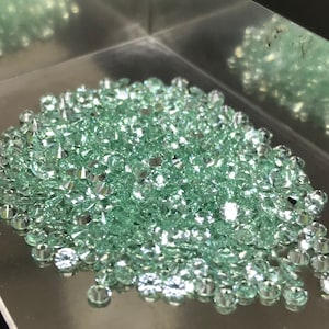 10 Stück hochwertige MINT GREEN SAPHIRE 1.3 / 1.5 / 1.75 / 2 / 3 mm Runde Diamant Schnitt Labor erstellt Maschinenschnitt Flammenschmelzkorund lose Edelsteine