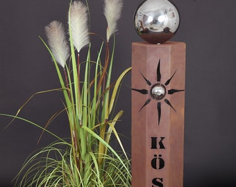 RS93 individuelle Rost Säule "mit Ihrem Namen" achteck mit Edelstahlkugel oben Steele