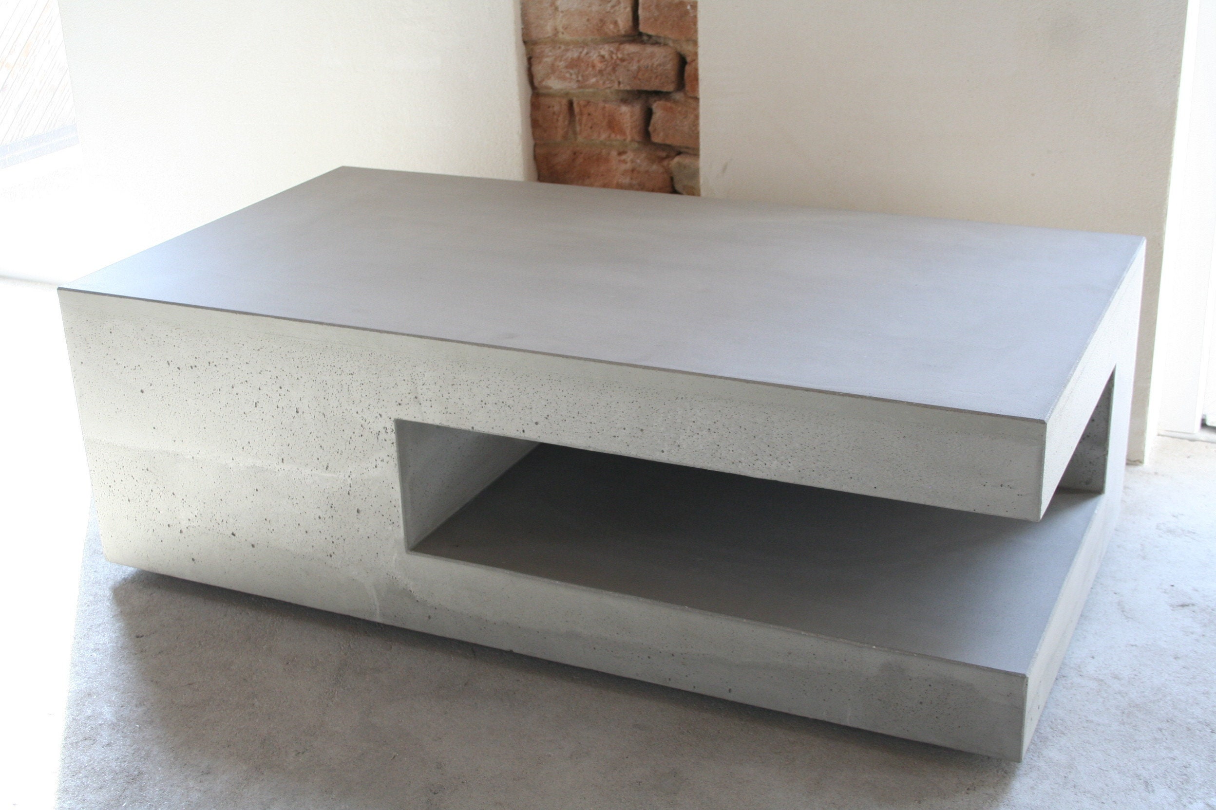 Beton Couchtisch Beistelltisch MONO Design Stein Marmor Grau Anthrazit Die  Versandkosten müssen individuell berechnet werden.