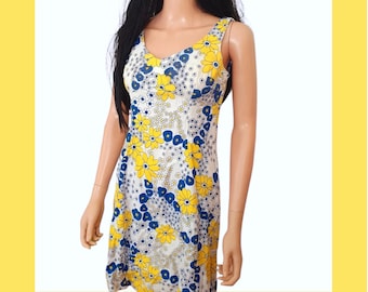 Mini robe Flower power mod des années 1960 - jolie robe droite fleurie jaune d'été vintage des années 60 - Taille UK 4 6 8
