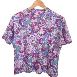 1960s Psychedelic floral mod top - 60s Purple and pink Paisley Short Sleeved retro t shirt baby tee  - Gift her - L / XL uk size 16 18 20 22