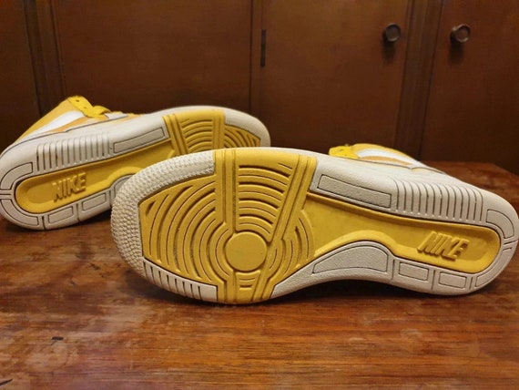 Nike amarillas mujer hotsell