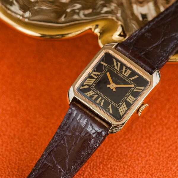 Vintage French mechanical 70s watch, Cartier Santos style, for women, rosegold plated, controlled and adjusted. Vintage gift for women