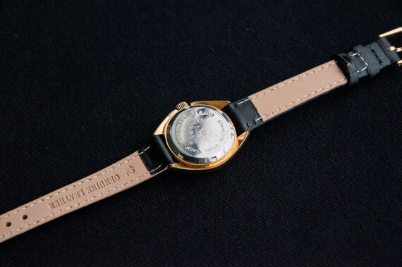 Vintage French mechanical 70s womens watch, gold … - image 6